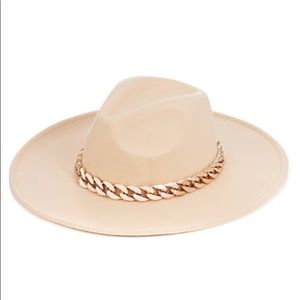 Bulky Chain Western Hat cream color
